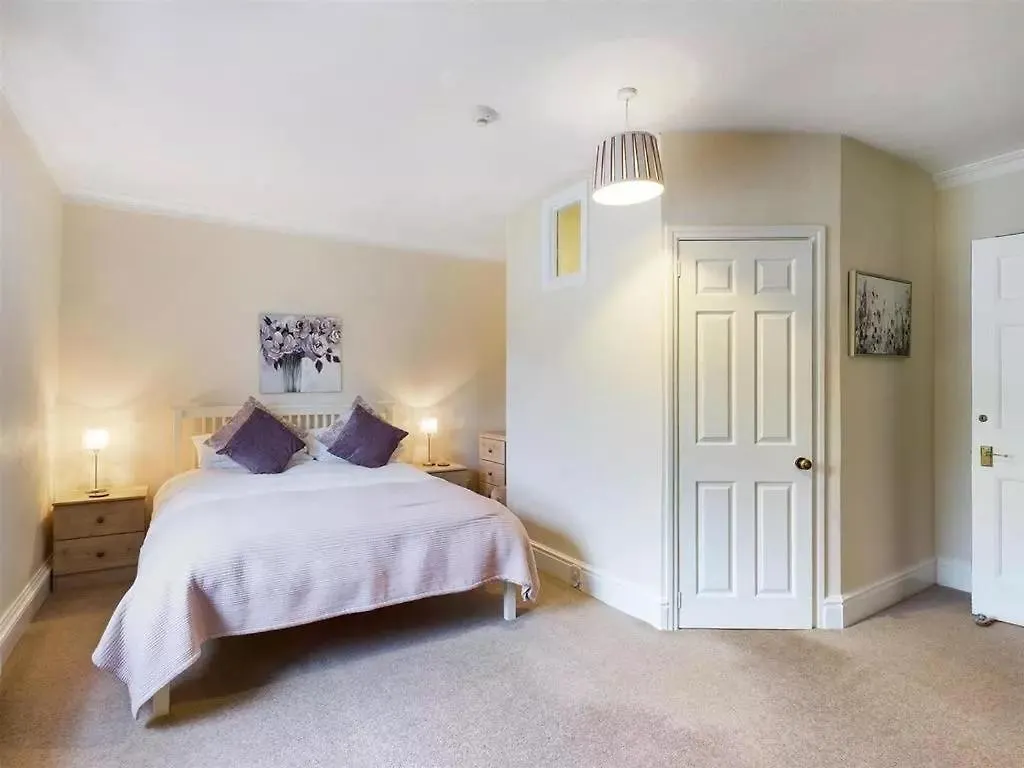 مبيت وإفطار ليبرن Haven House
